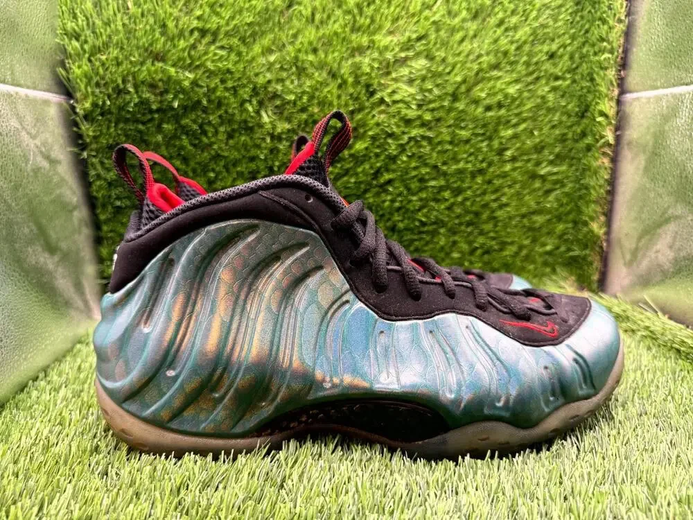 Nike Air Foamposite One 575420-300 Athletic Sneaker Men's 9.5 Green Synthetic